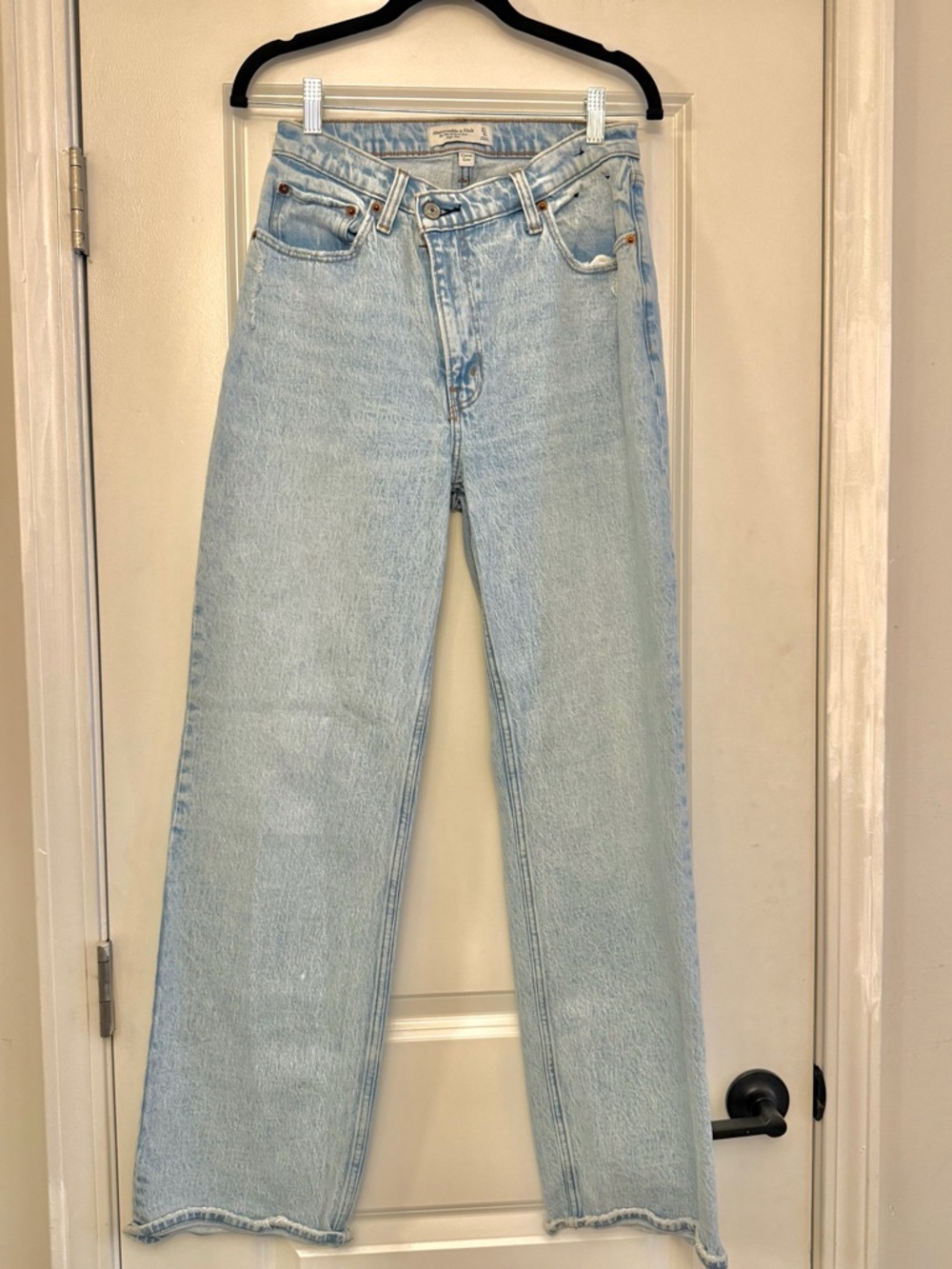 Abercrombie & Fitch Light Blue High-Rise Wide Leg Jeans 90s relaxed jean
